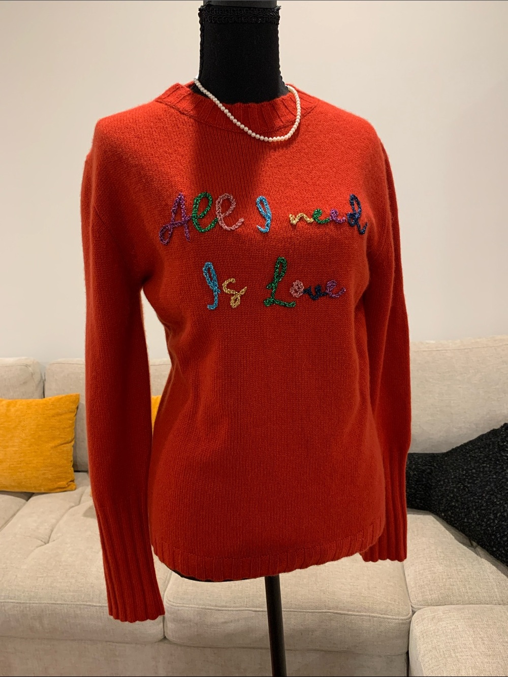 💯 CASHMERE MADE IN ITALY SUPER SOFT SWEATER GORGEOUS COLOR.